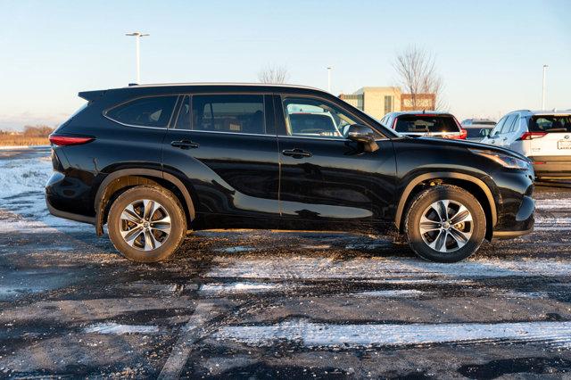 used 2022 Toyota Highlander car, priced at $35,997