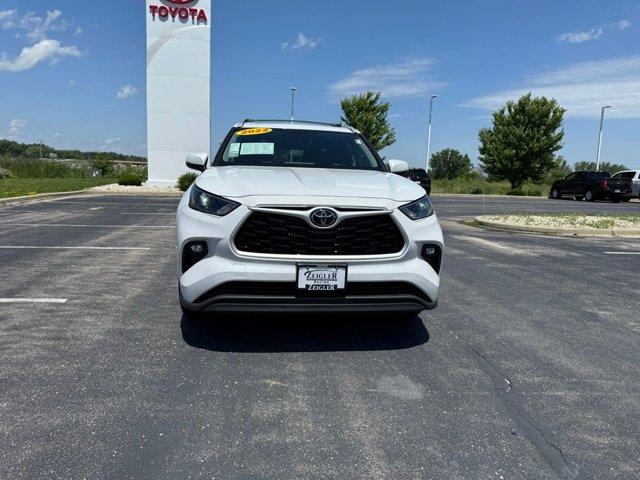 used 2022 Toyota Highlander car, priced at $37,990