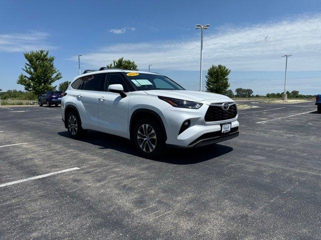 used 2022 Toyota Highlander car, priced at $37,990