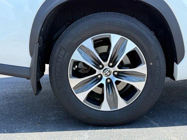 used 2022 Toyota Highlander car, priced at $37,990