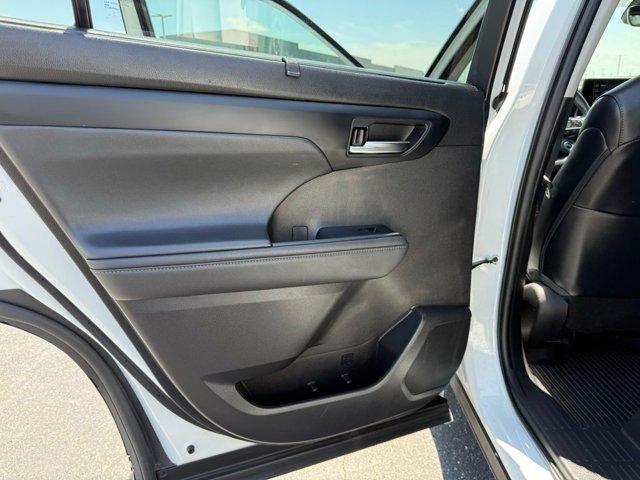 used 2022 Toyota Highlander car, priced at $37,990