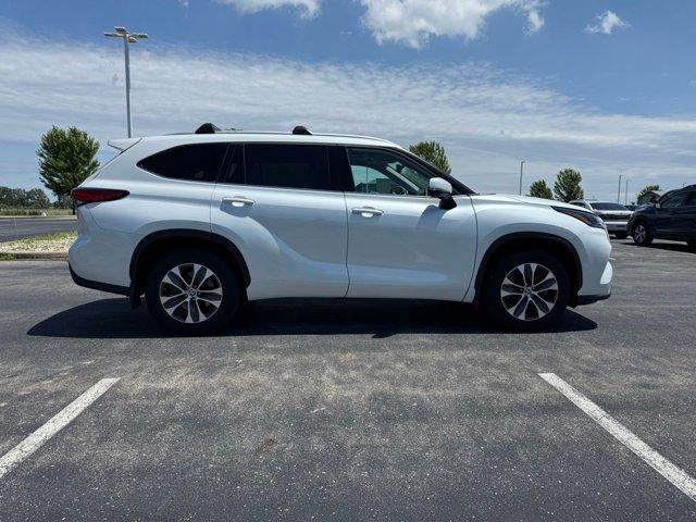 used 2022 Toyota Highlander car, priced at $37,990