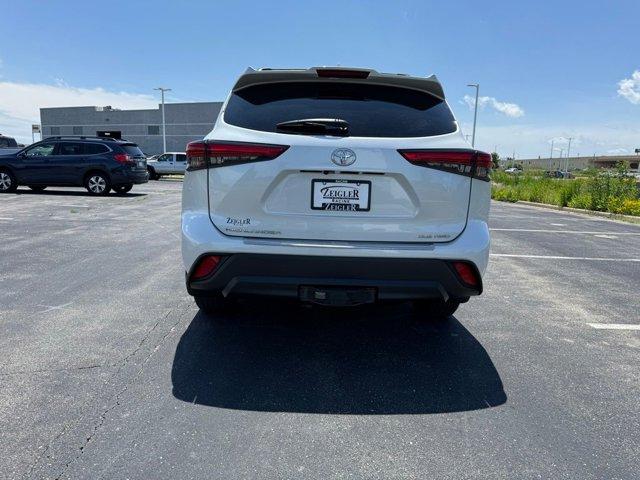 used 2022 Toyota Highlander car, priced at $37,990