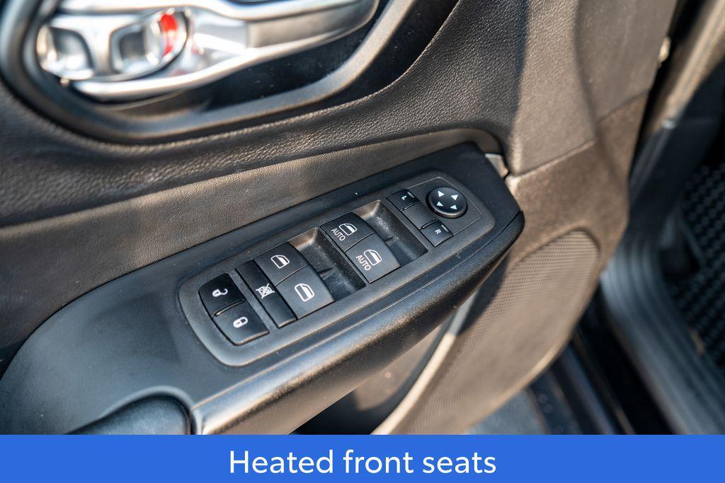 used 2022 Jeep Cherokee car, priced at $23,379