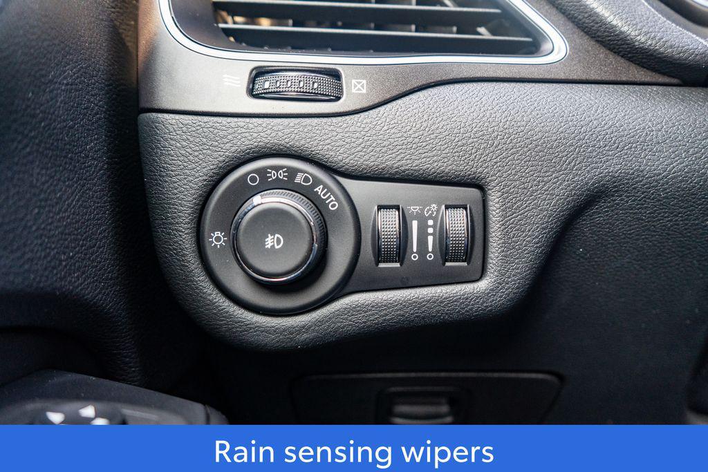 used 2022 Jeep Cherokee car, priced at $23,379