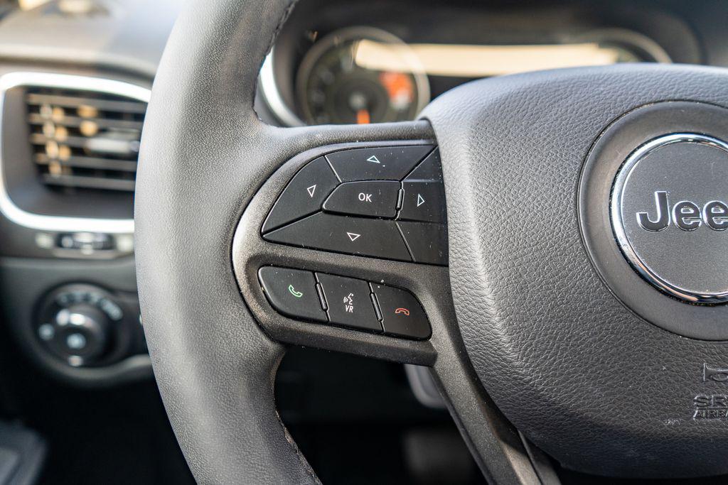 used 2022 Jeep Cherokee car, priced at $23,379