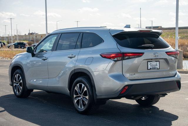 used 2023 Toyota Highlander car, priced at $38,990
