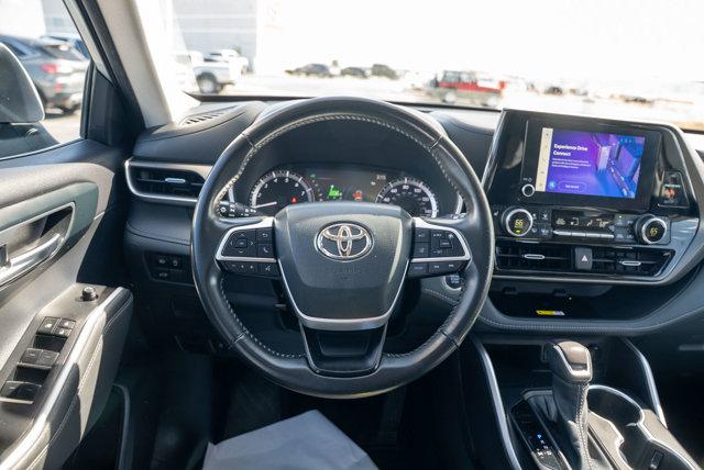used 2023 Toyota Highlander car, priced at $38,990