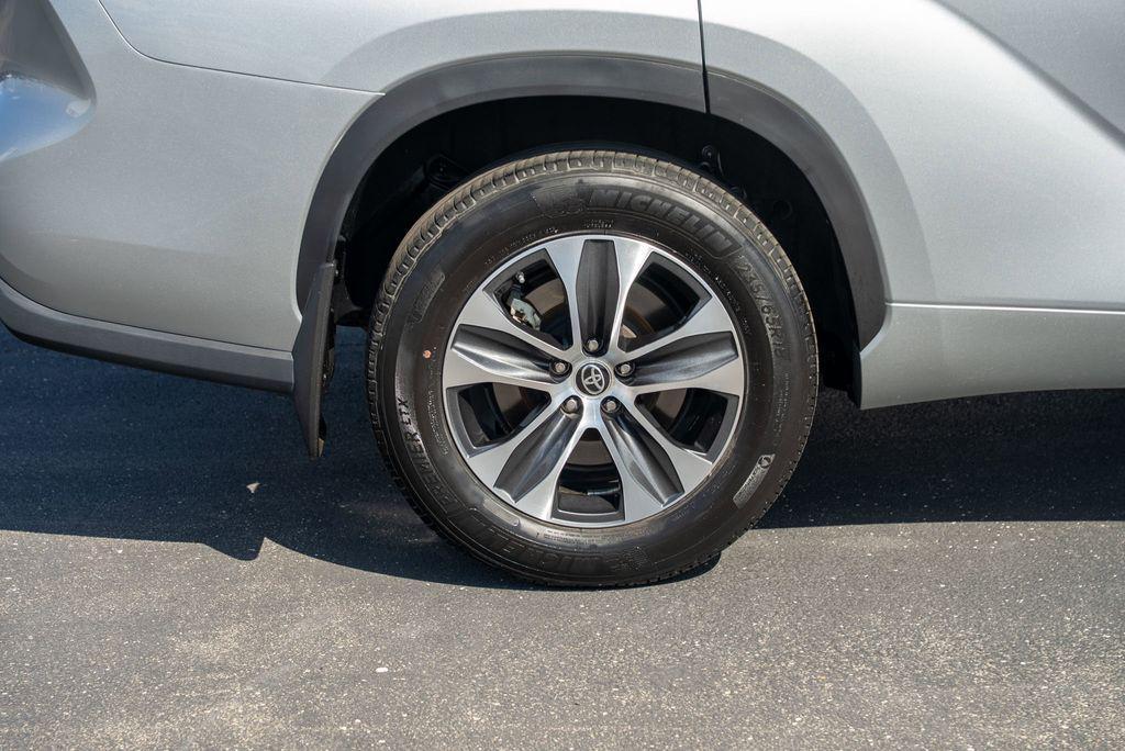 used 2023 Toyota Highlander car, priced at $36,990
