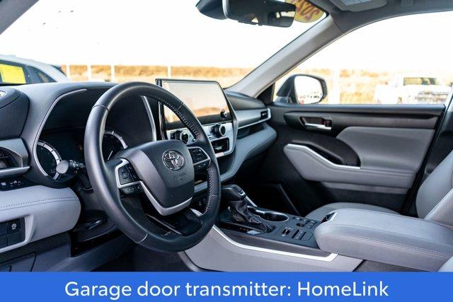 used 2025 Toyota Highlander car, priced at $46,394