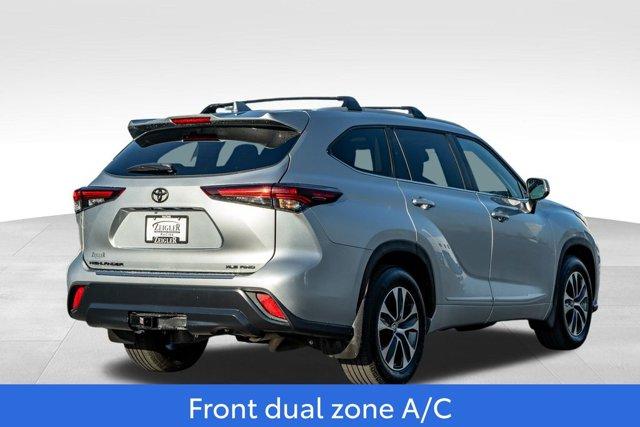 used 2025 Toyota Highlander car, priced at $46,394