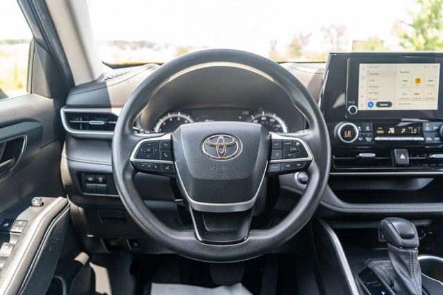 used 2023 Toyota Highlander car, priced at $29,990