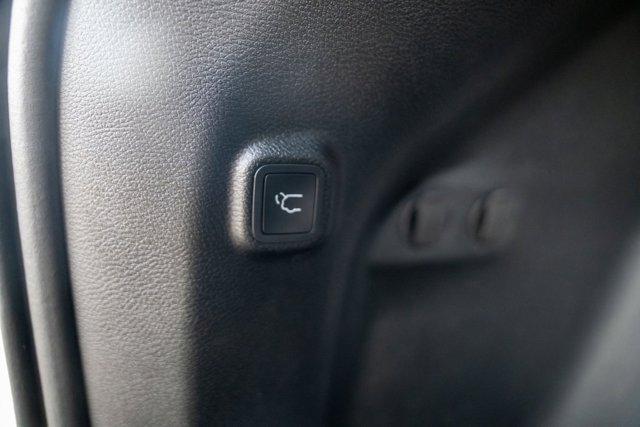 used 2023 Jeep Cherokee car, priced at $21,990