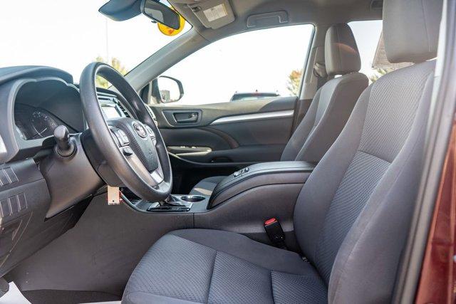 used 2019 Toyota Highlander car, priced at $20,990