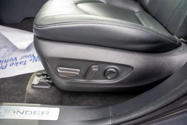 used 2023 Toyota Highlander car, priced at $35,990