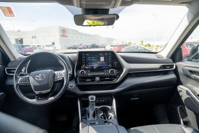 used 2021 Toyota Highlander car, priced at $35,749