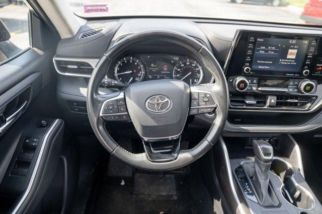 used 2021 Toyota Highlander car, priced at $35,749