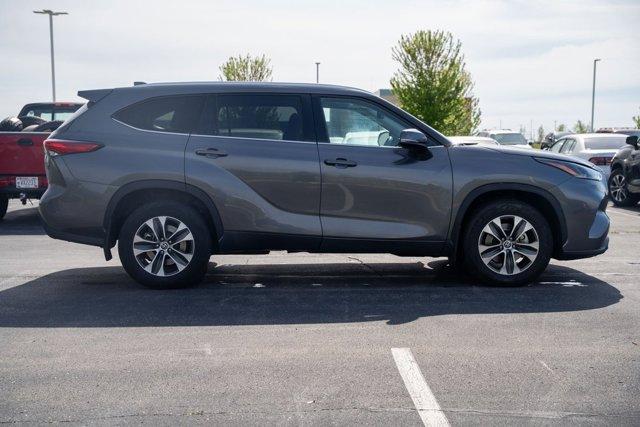 used 2021 Toyota Highlander car, priced at $35,749