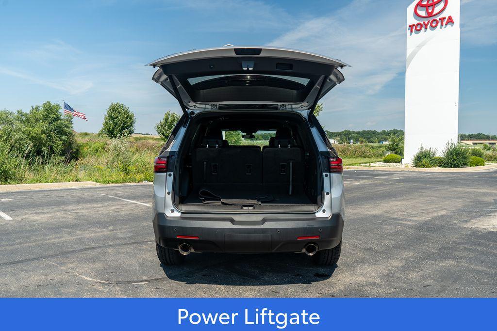 used 2022 Chevrolet Traverse car, priced at $27,990
