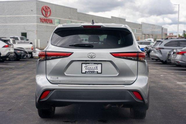 used 2022 Toyota Highlander car, priced at $29,990