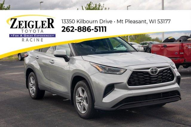 used 2022 Toyota Highlander car, priced at $29,990