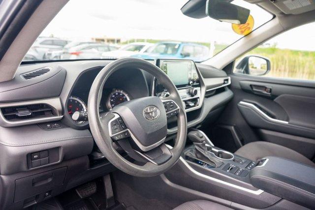 used 2022 Toyota Highlander car, priced at $29,990