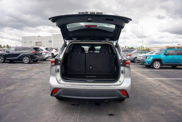 used 2022 Toyota Highlander car, priced at $29,990