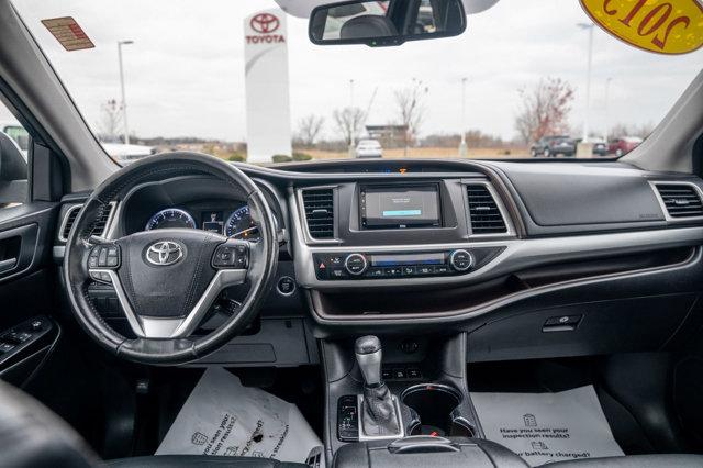 used 2015 Toyota Highlander car, priced at $24,995