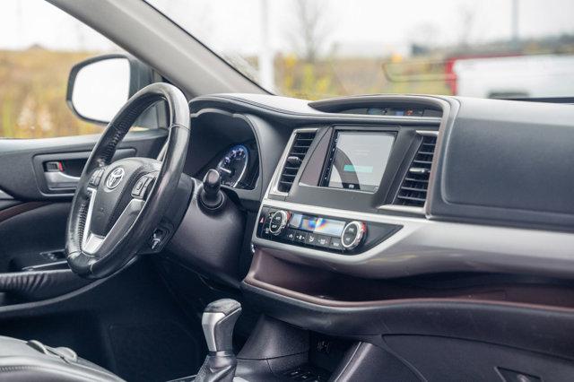 used 2015 Toyota Highlander car, priced at $24,995