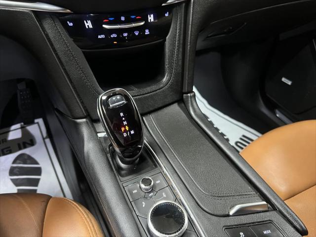 used 2022 Cadillac XT5 car, priced at $27,841