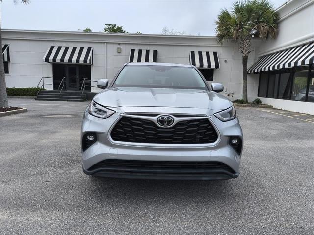 used 2021 Toyota Highlander car, priced at $27,359