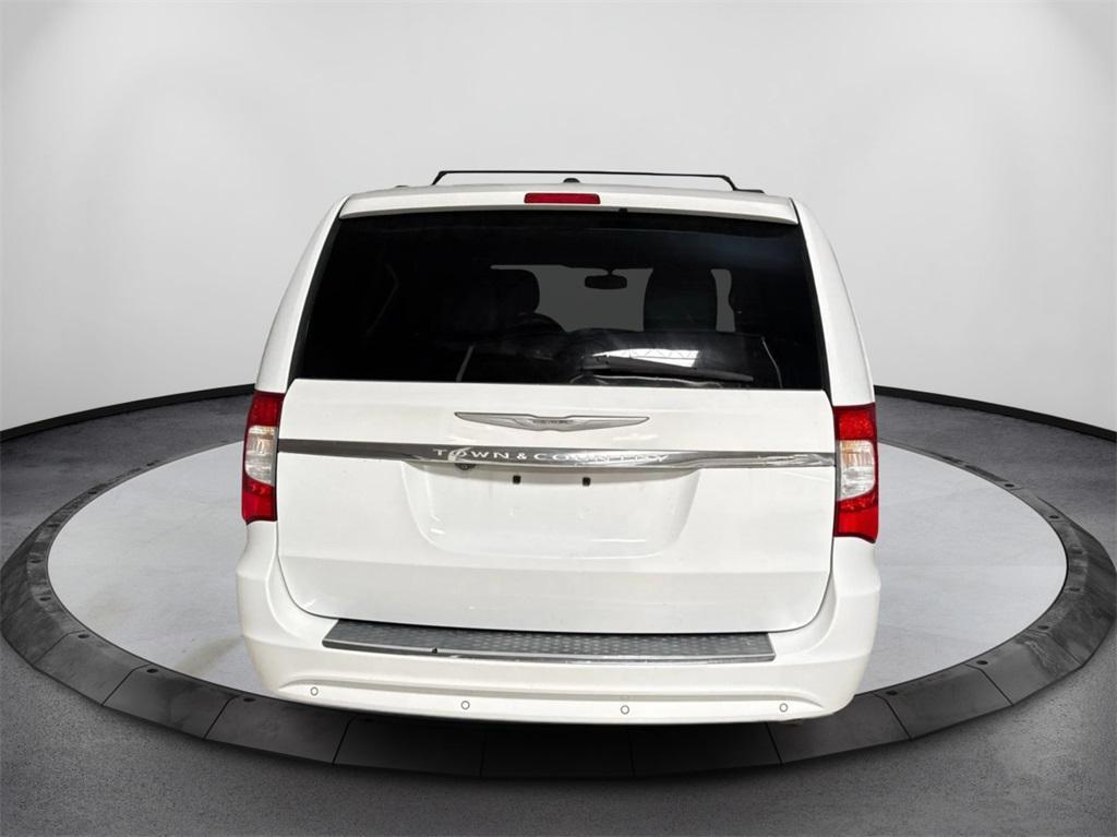 used 2015 Chrysler Town & Country car, priced at $9,291