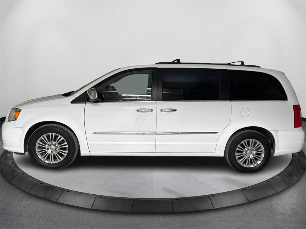 used 2015 Chrysler Town & Country car, priced at $9,291