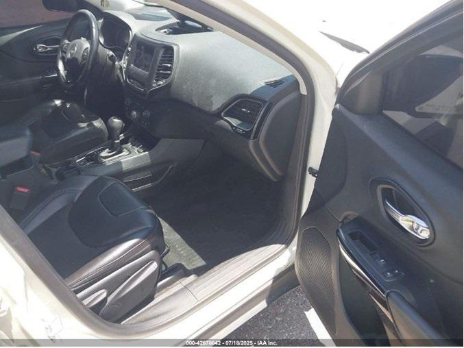 used 2019 Jeep Cherokee car, priced at $13,991