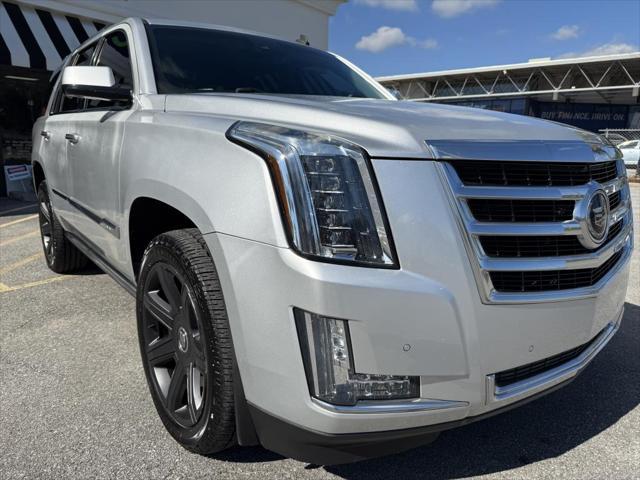 used 2015 Cadillac Escalade car, priced at $25,791