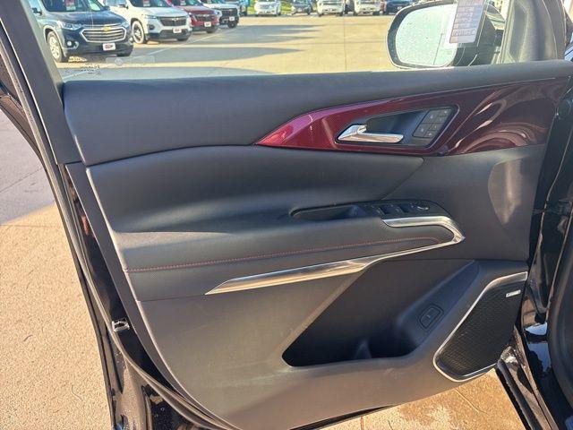 used 2024 Chevrolet Traverse car, priced at $52,899