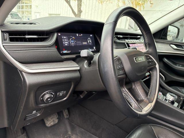 used 2022 Jeep Grand Cherokee car, priced at $27,500