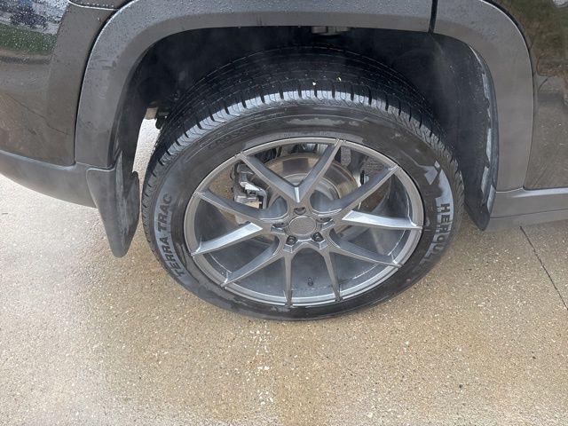 used 2022 Jeep Grand Cherokee car, priced at $27,500