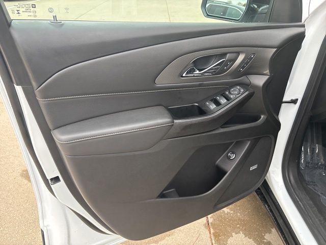 used 2023 Chevrolet Traverse car, priced at $39,856