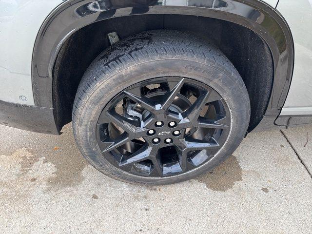 used 2024 Chevrolet Traverse car, priced at $46,999