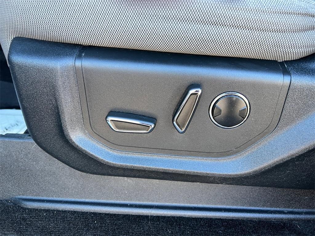 used 2015 Ford F-150 car, priced at $20,900