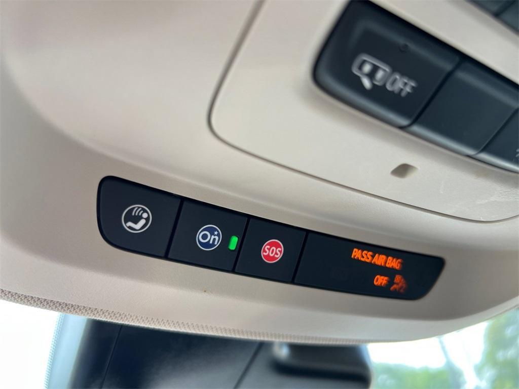 used 2023 Buick Envision car, priced at $25,300