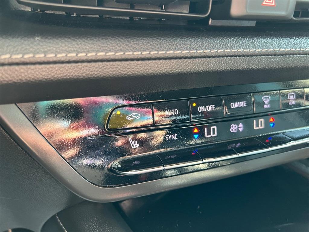 used 2023 Buick Envision car, priced at $25,300