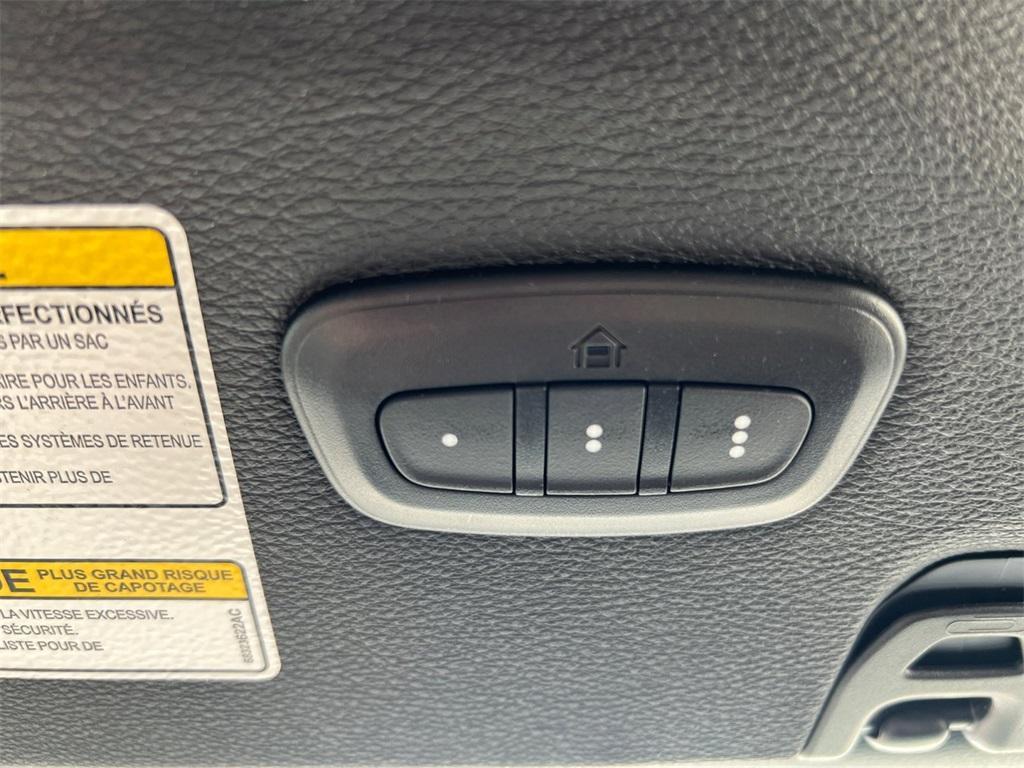 used 2023 Jeep Gladiator car, priced at $34,212