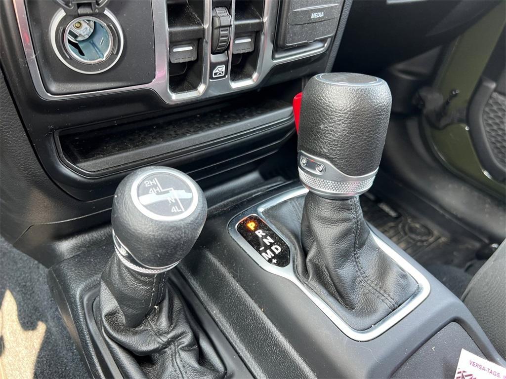 used 2023 Jeep Gladiator car, priced at $34,212
