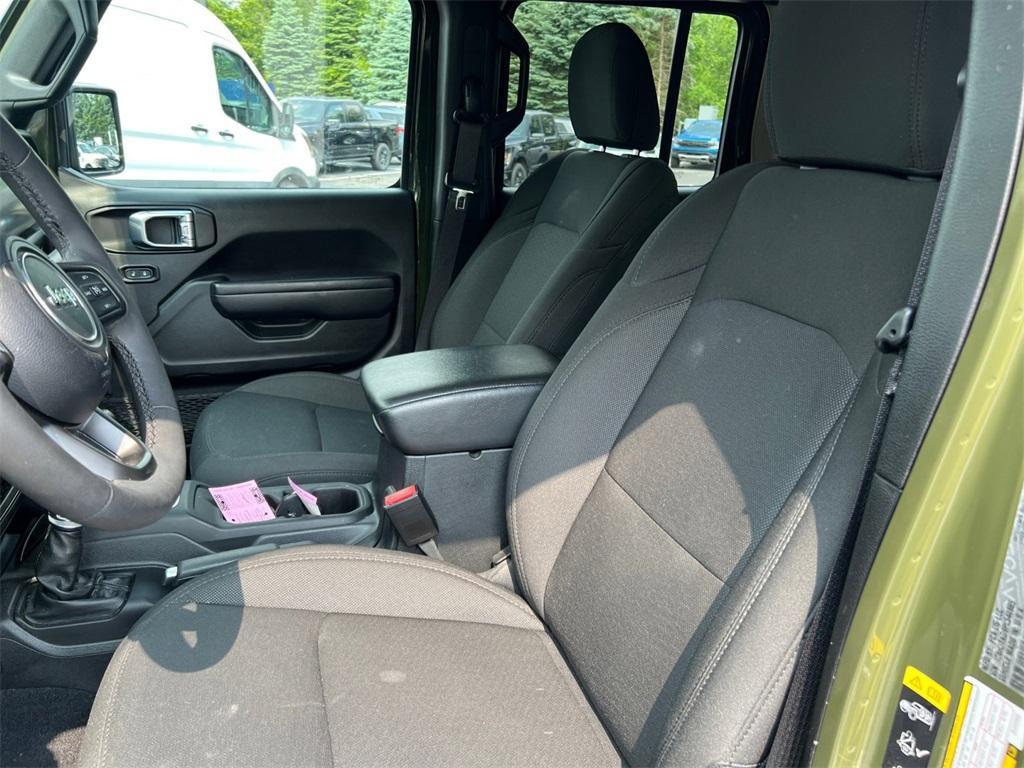 used 2023 Jeep Gladiator car, priced at $34,212