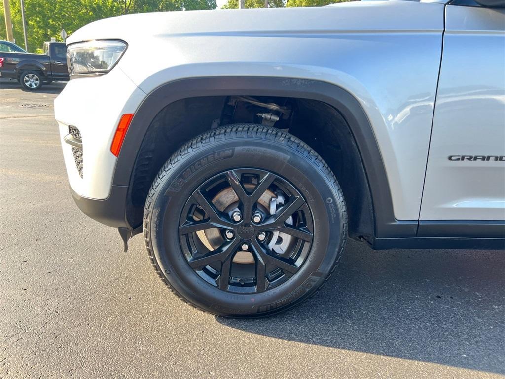 used 2024 Jeep Grand Cherokee car, priced at $30,900