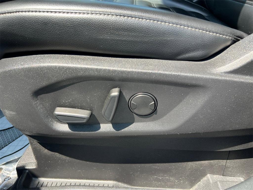 used 2022 Ford Edge car, priced at $22,600
