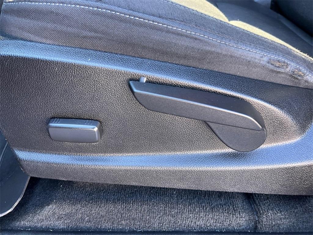 used 2015 GMC Canyon car, priced at $9,495