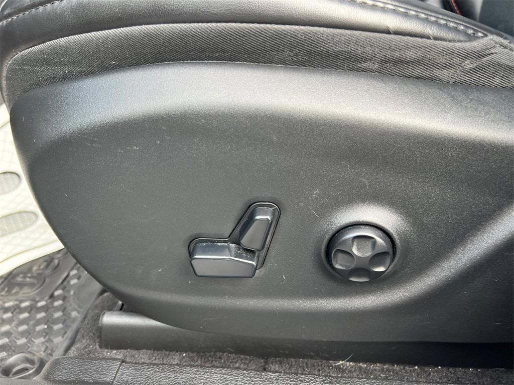 used 2019 Jeep Cherokee car, priced at $15,348